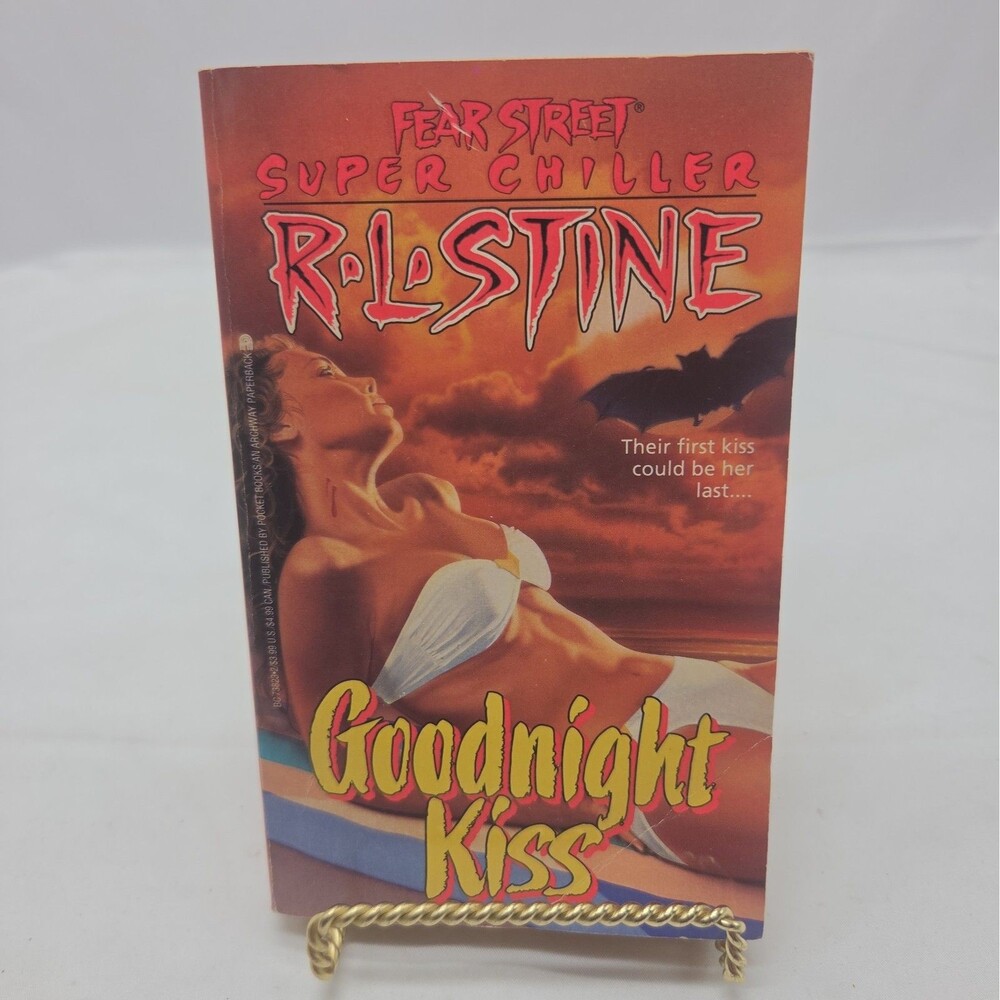 Goodnight Kiss by R. L. Stine 1992 Fear Street Super Chiller